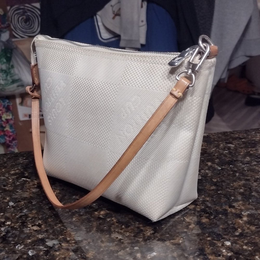 Extremely RARE Louis Vuitton Pochette Giant Damier!
